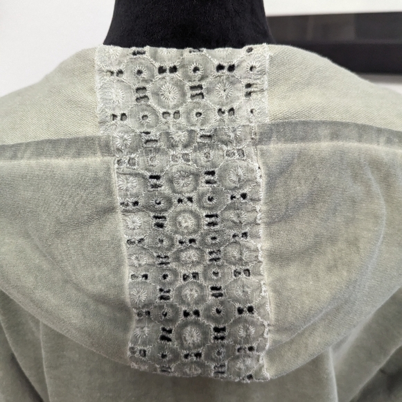 Chico's Zenergy Zip Hooded Jacket With Eyelet Detail Size 1 - Picture 6 of 13